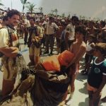 Salto de demonstração de paraquedismo - 1981 - Praia de Peruíbe. Marcos Marino Pettená, Rubão Barbosa, Antônio Carlos Raposo, Max Dereta, Ricardo Pettená, piloto Avelino "Bello" Camargo e Roberto Pettena (credito da foto: Max Dereta