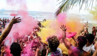 Festival das Cores promete animar milhares de foliões em Peruíbe, neste domingo (7)