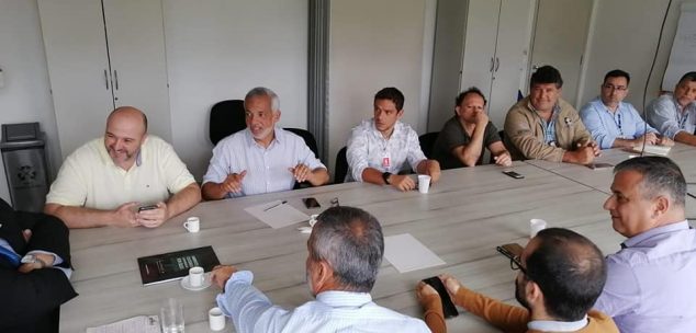 Reunião sobre o vazamento de óleo em parte do litoral brasileiro