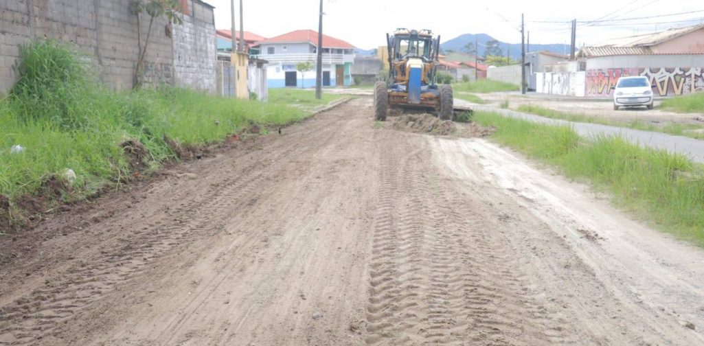 SERVIÇOS DE MELHORIA NOS BAIRROS SEGUEM NA CIDADE