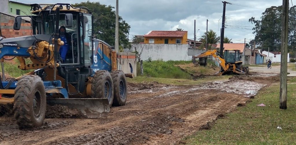 SECRETARIA DE OBRAS SEGUE COM MANUTENÇÕES PELA CIDADE