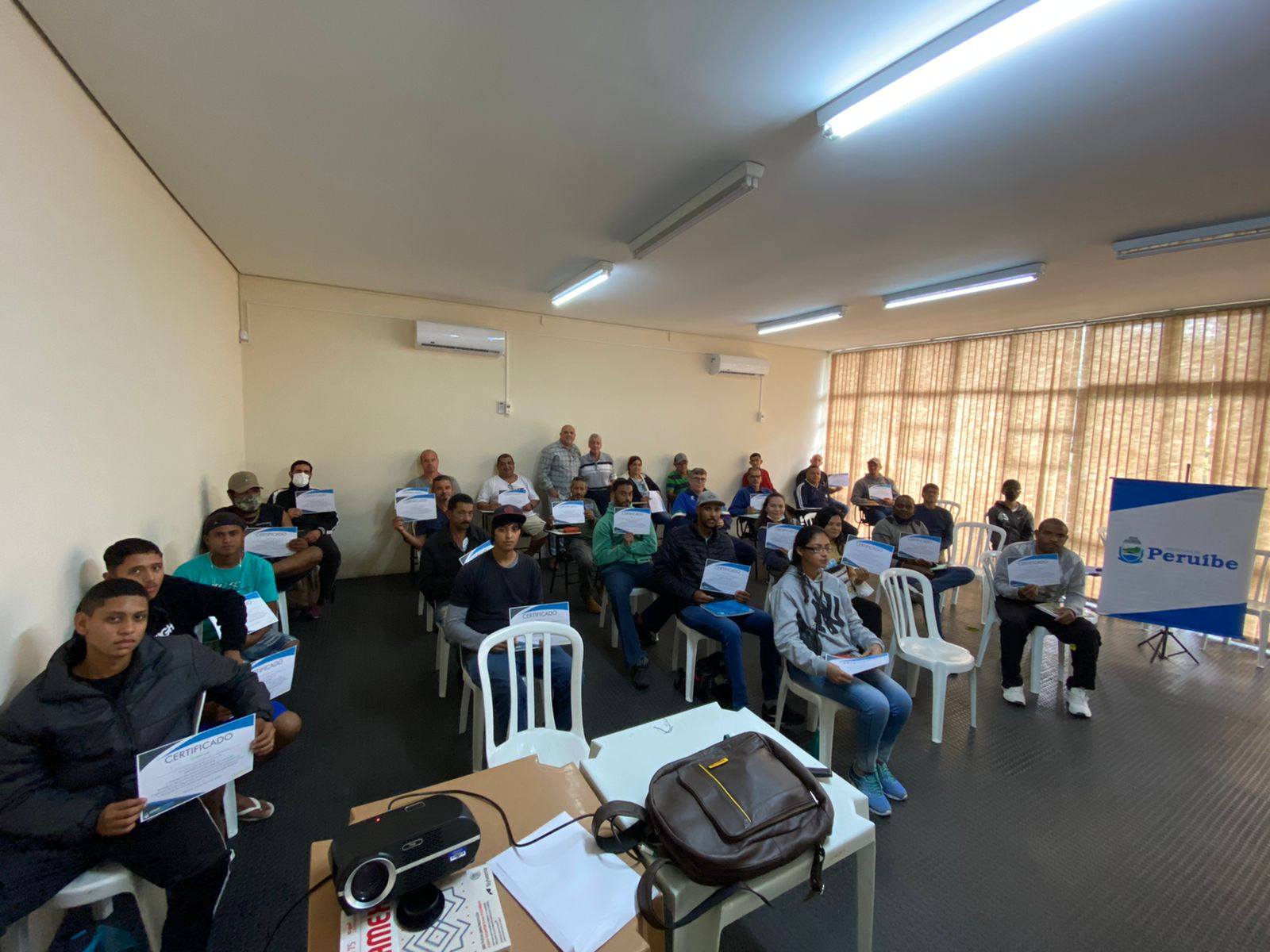 PERUÍBE NEGÓCIOS REALIZA CURSO DE LIMPEZA DE PISCINA PARA PROFISSIONAIS E INICIANTES